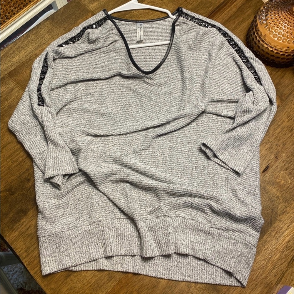 PerSeption Concept Heather Gray V-Neck Sweater